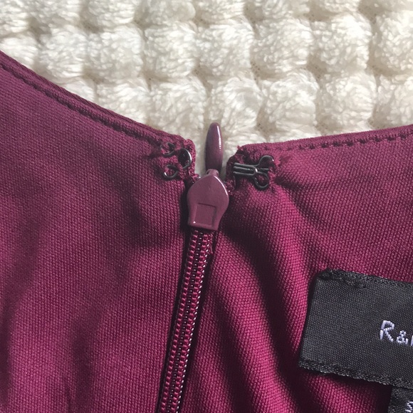 R&M Richards Merlot v- neck gown shoulder out Size 12 Brand New never worn - Picture 5 of 11